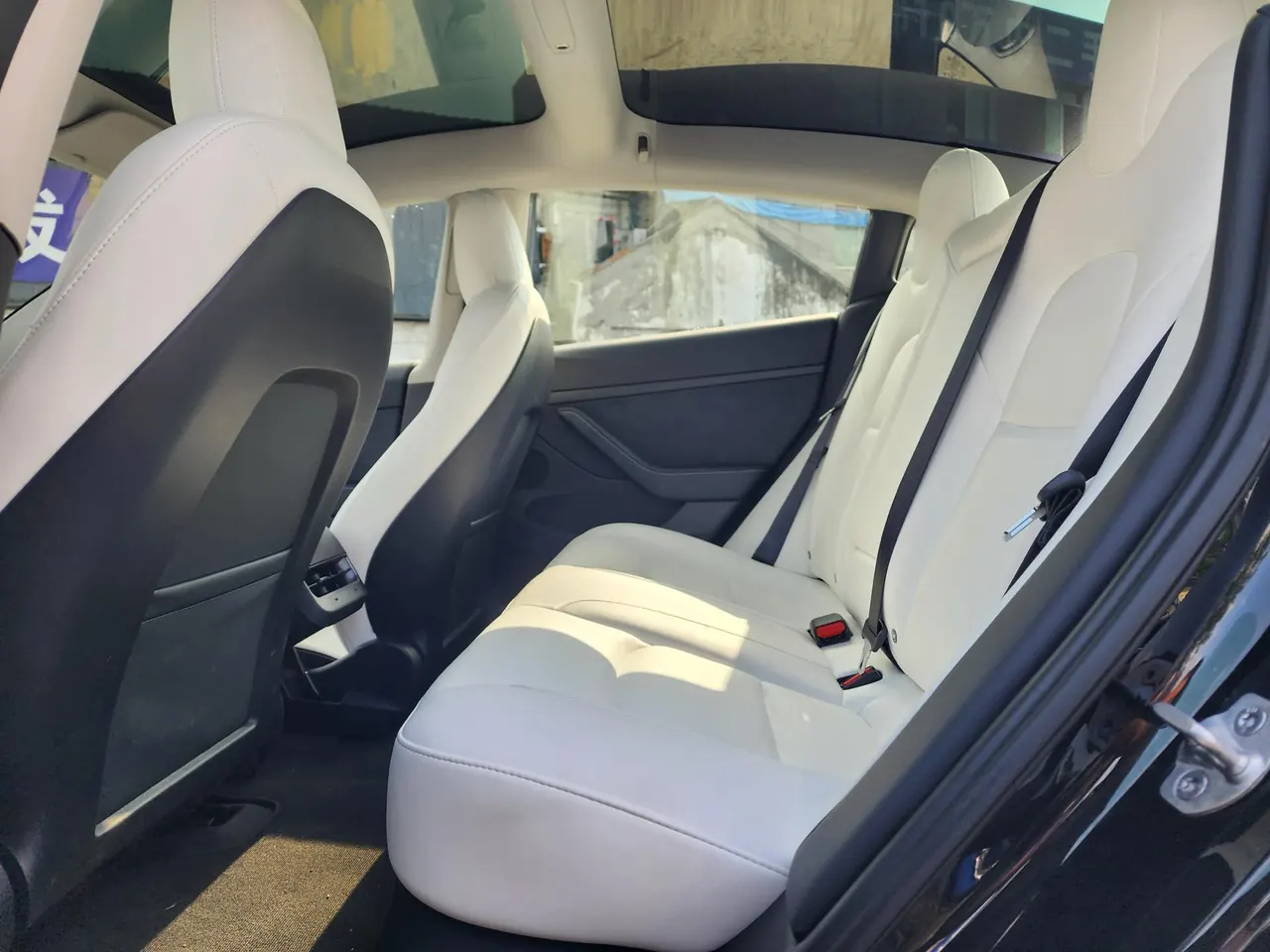 Tesla 2022 Model 3 rear-wheel drive version of automatic transmission 5