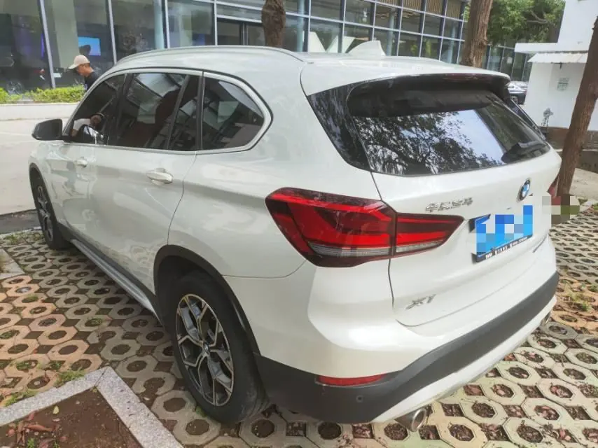BMW 2022 X1 sDrive20Li 1.5T fashion automatic gear 4