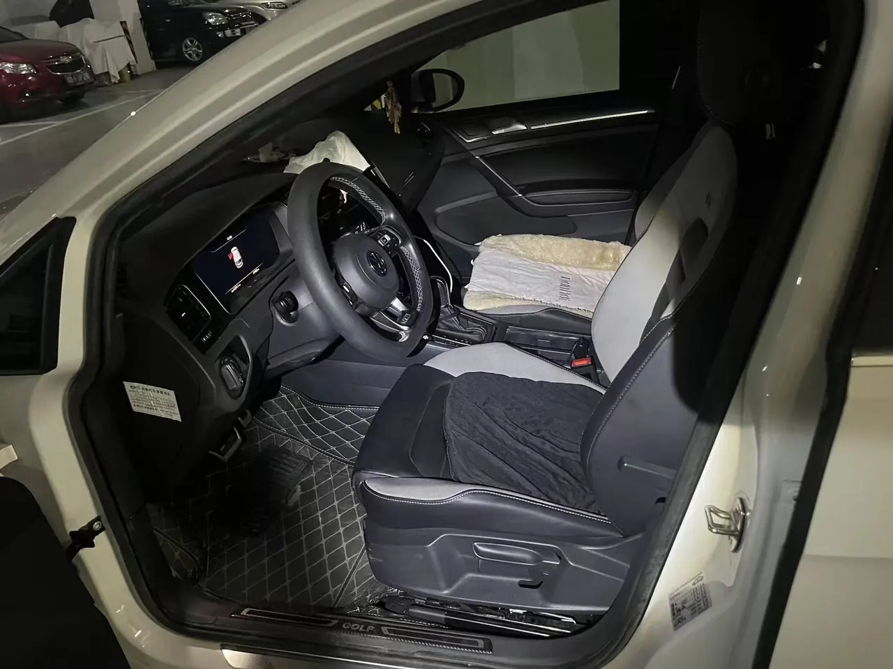 Volkswagen 2020 Golf 7 R-Line 1.4TSI 280TSI Automatic 4