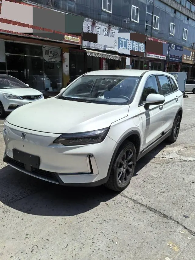 Открыть галерею: Skyworth 2023 EV6 Super Charge Edition Automatic Gear