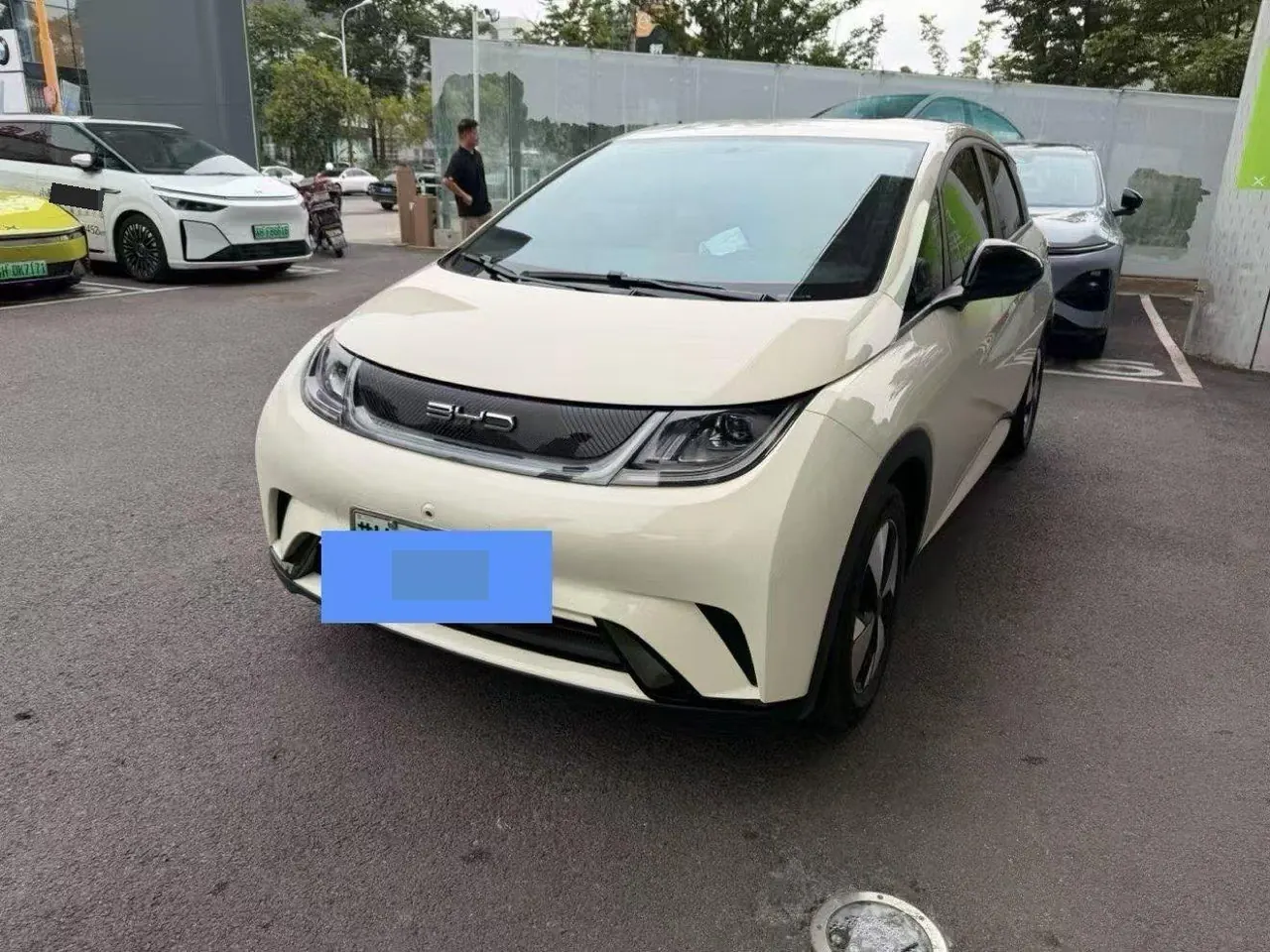 Открыть галерею: BYD 2023 Dolphin 420km Fashion Edition Automatic