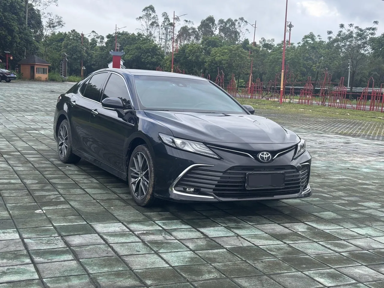 Toyota 2021 Camry 2.5G Deluxe Edition Automatic Gear 2