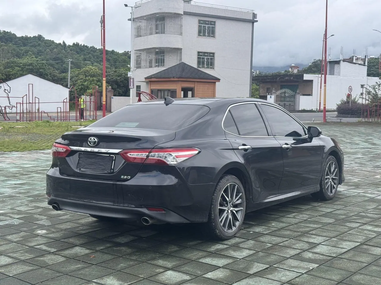 Toyota 2021 Camry 2.5G Deluxe Edition Automatic Gear 3