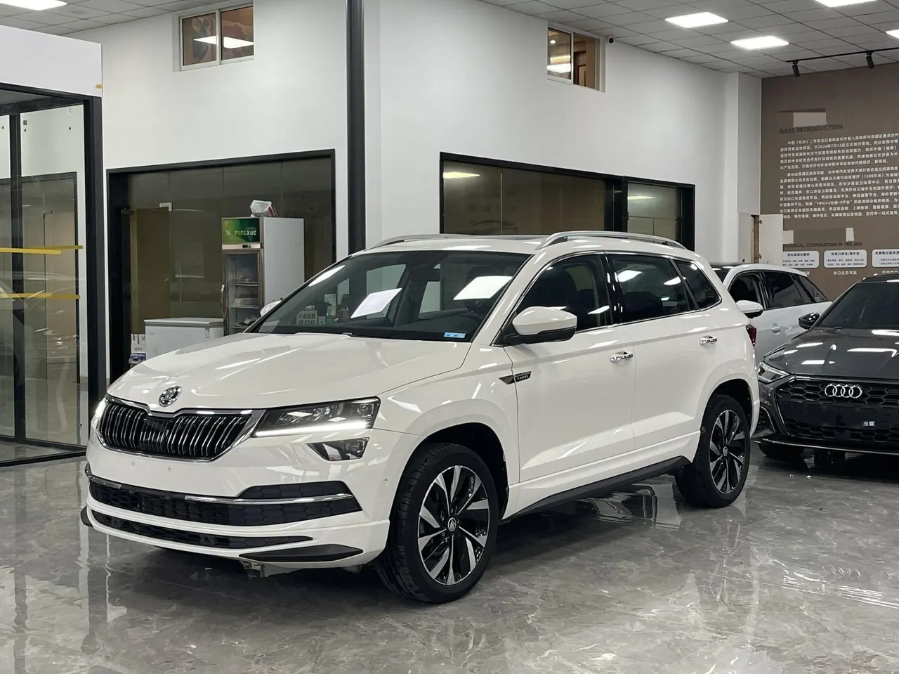Открыть галерею: Skoda 2022 Keluoke 1.4TSI TSI280 Premium Edition Automatic Gear