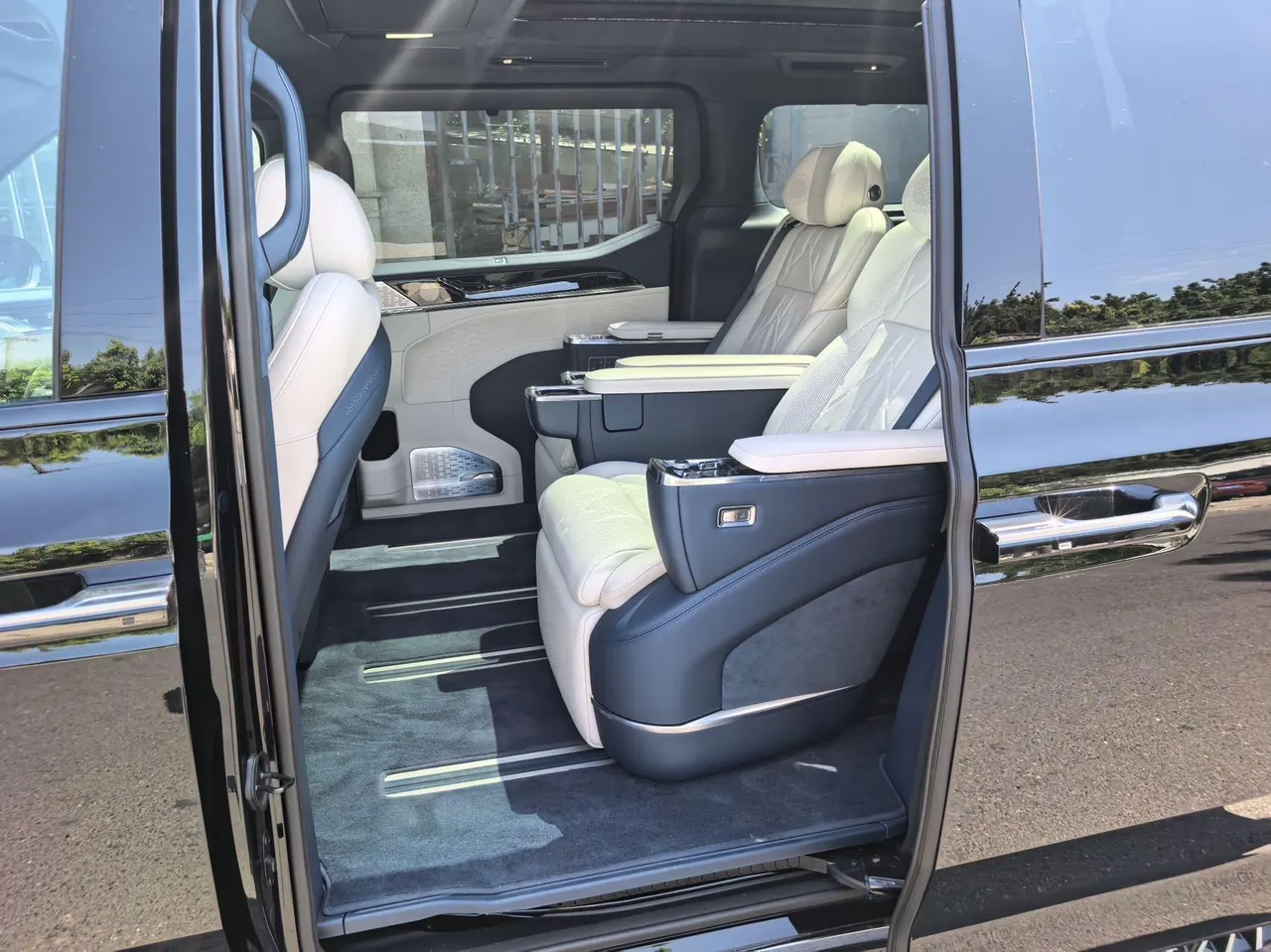 Zeekr 2024 Zeekr 009 six-seat executive version four-wheel drive 108kWh automatic gear 5