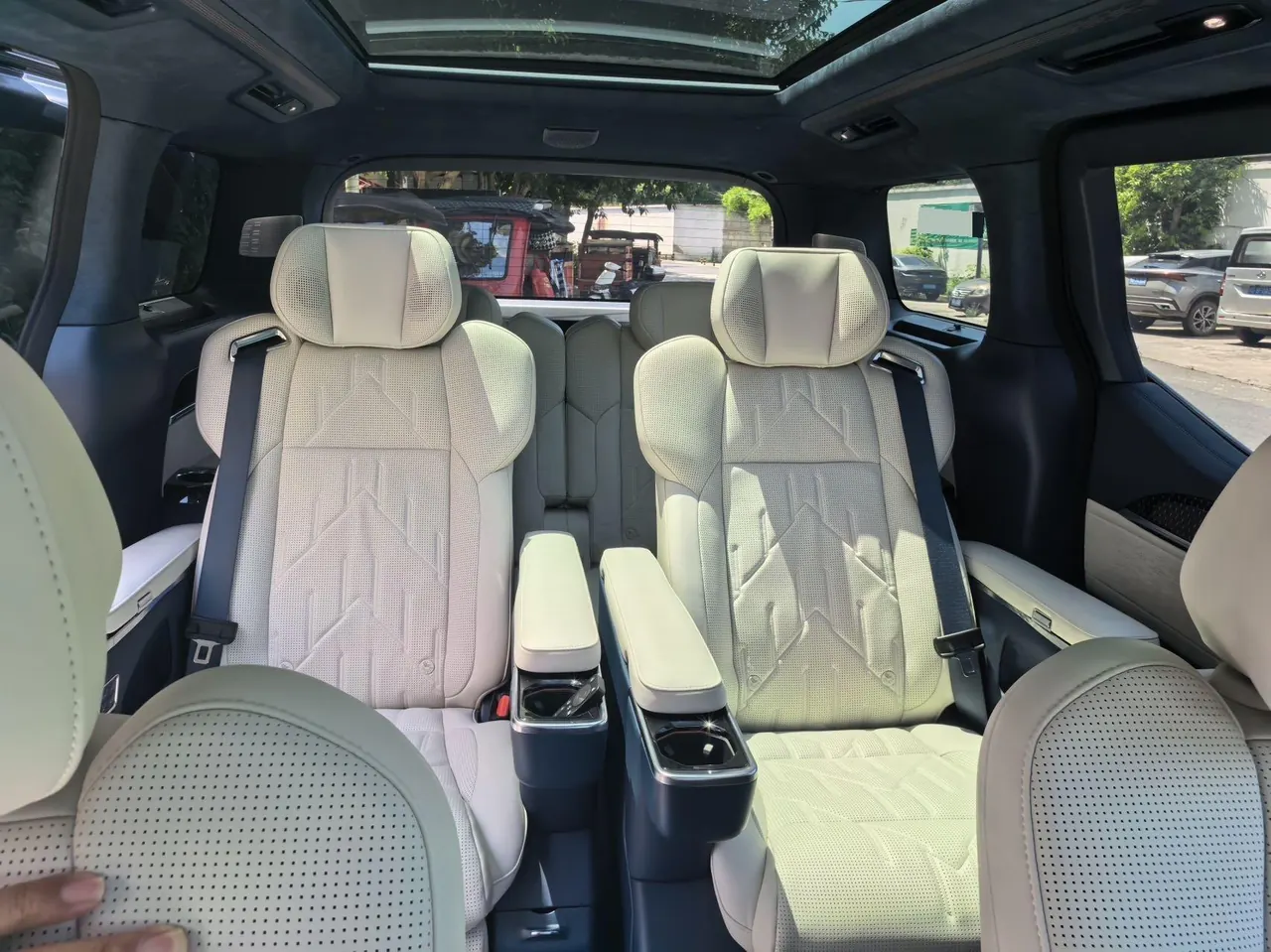 Zeekr 2024 Zeekr 009 six-seat executive version four-wheel drive 108kWh automatic gear 8