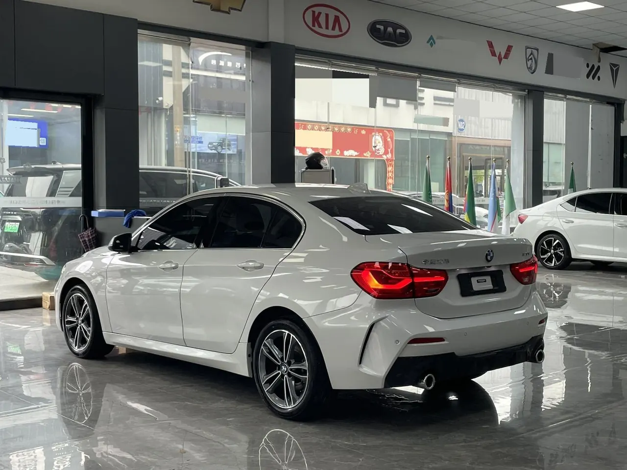 BMW 1 Series 2023 120i 1.5T M Sports Edition Automatic Gear 10