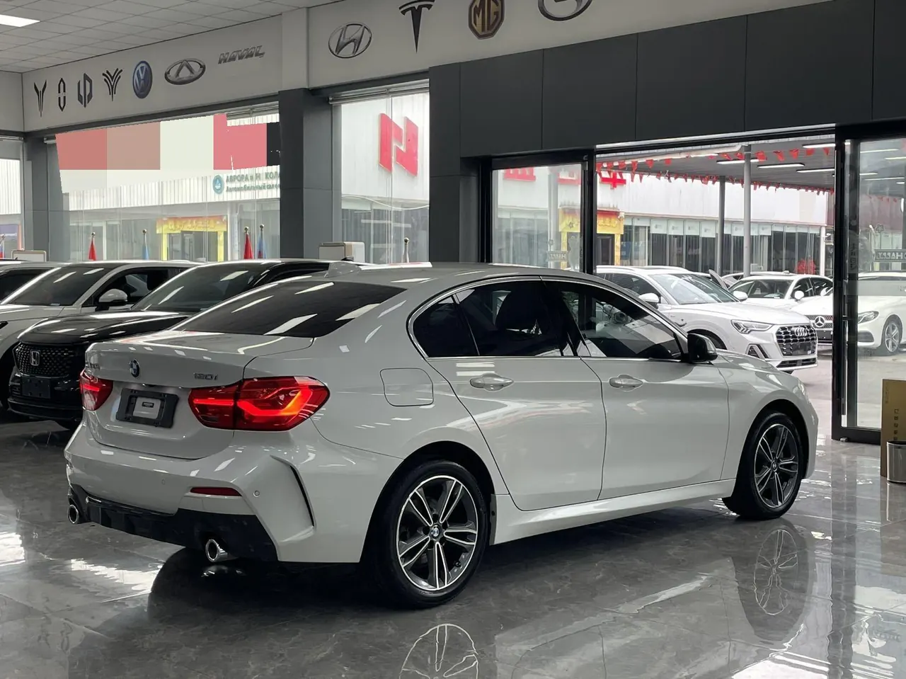 BMW 1 Series 2023 120i 1.5T M Sports Edition Automatic Gear 12