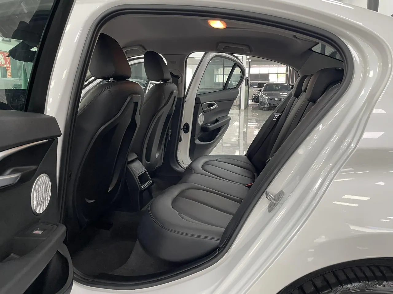 BMW 1 Series 2023 120i 1.5T M Sports Edition Automatic Gear 5