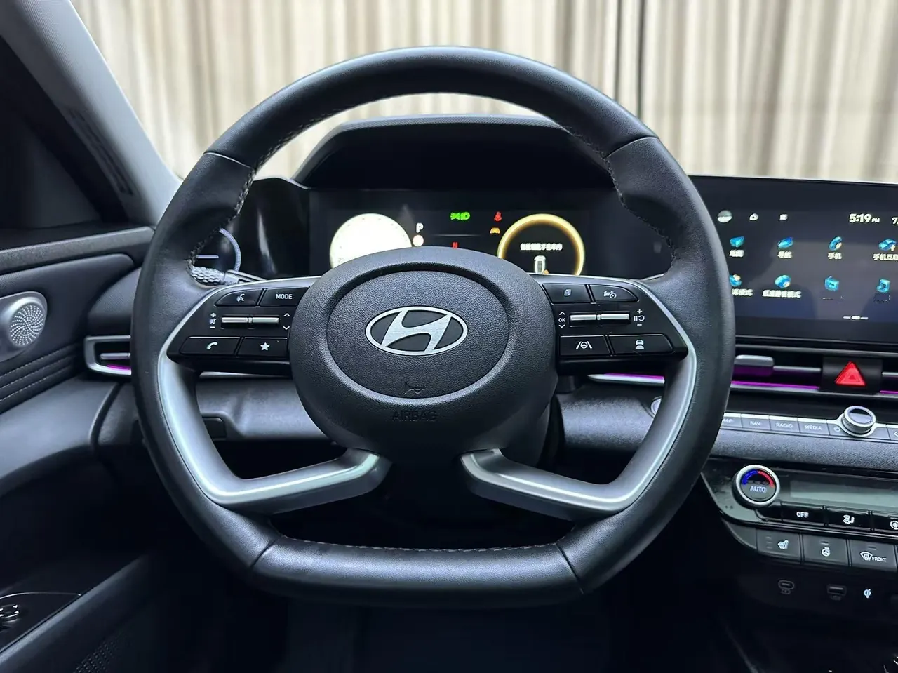 Hyundai 2023 Elantra -3-compartment 1.5 stepless TOP flagship automatic gear 10