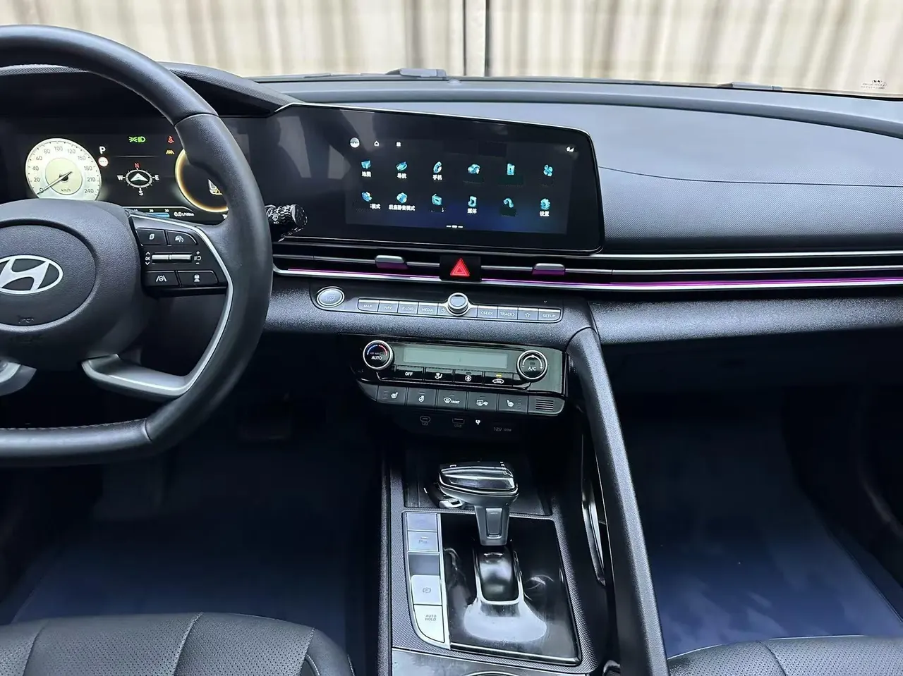 Hyundai 2023 Elantra -3-compartment 1.5 stepless TOP flagship automatic gear 11