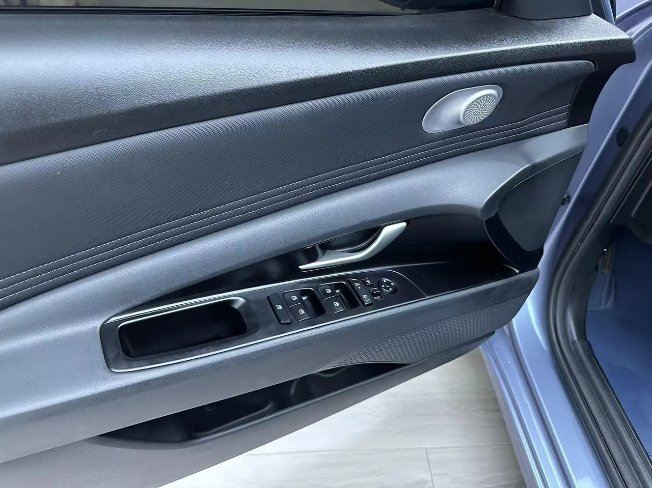 Hyundai 2023 Elantra -3-compartment 1.5 stepless TOP flagship automatic gear 14