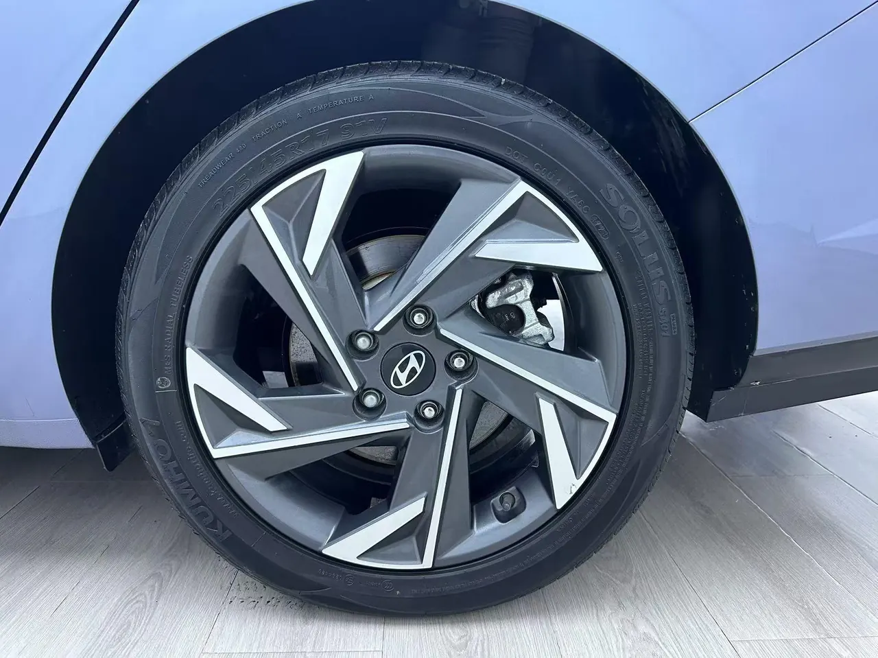 Hyundai 2023 Elantra -3-compartment 1.5 stepless TOP flagship automatic gear 18