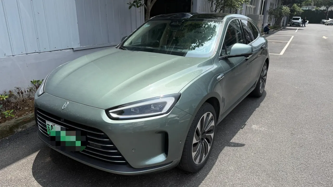 打开图片灯箱:AITO 2023 AITO M5 extended range four-wheel drive intelligent driving version automatic gear