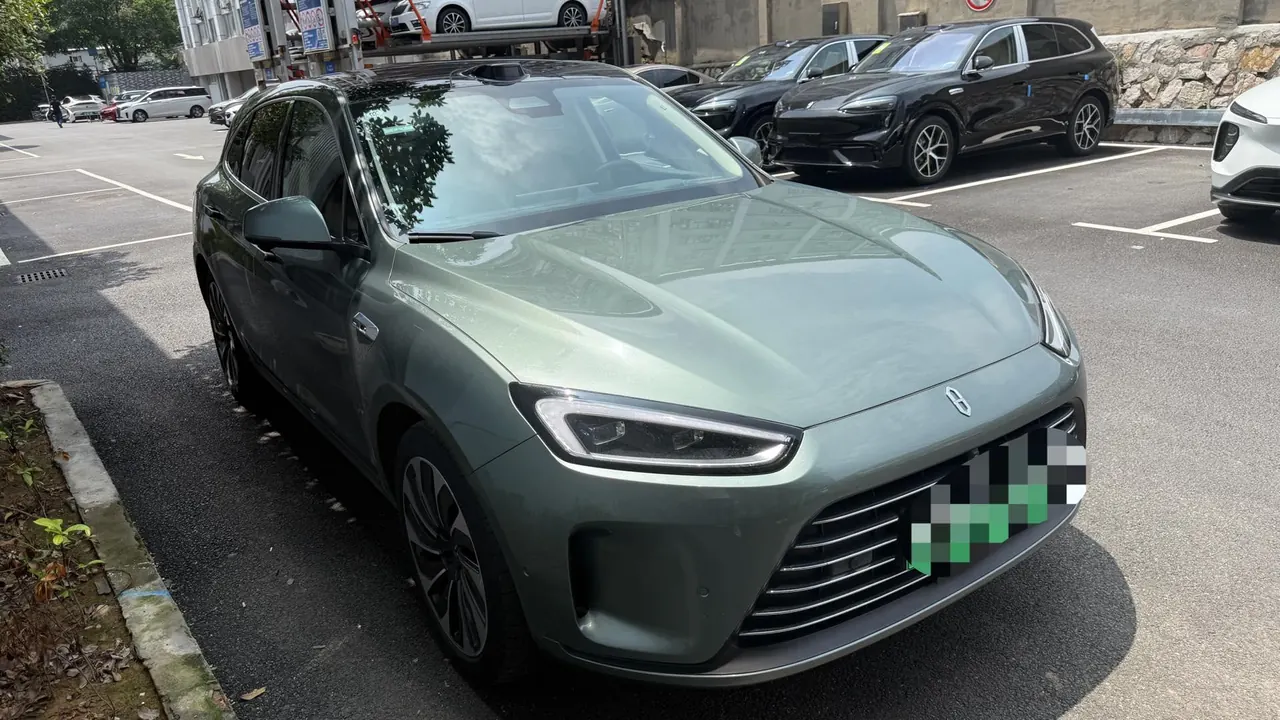 AITO 2023 AITO M5 extended range four-wheel drive intelligent driving version automatic gear 3