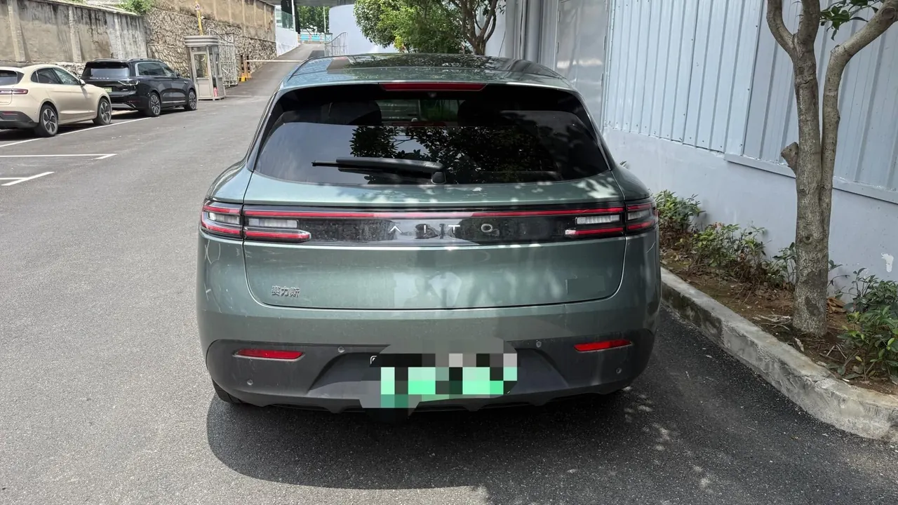 AITO 2023 AITO M5 extended range four-wheel drive intelligent driving version automatic gear 5
