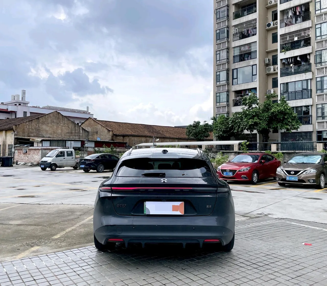 NIO 2024 ET5T 75kWh Touring automatic 12
