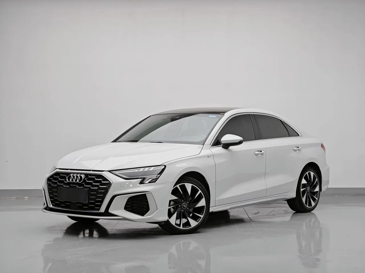 Open image lightbox: Audi 2023 A3L Limousine 1.4TFSI 35TFSI Fashion Sport Version Automatic Transmission