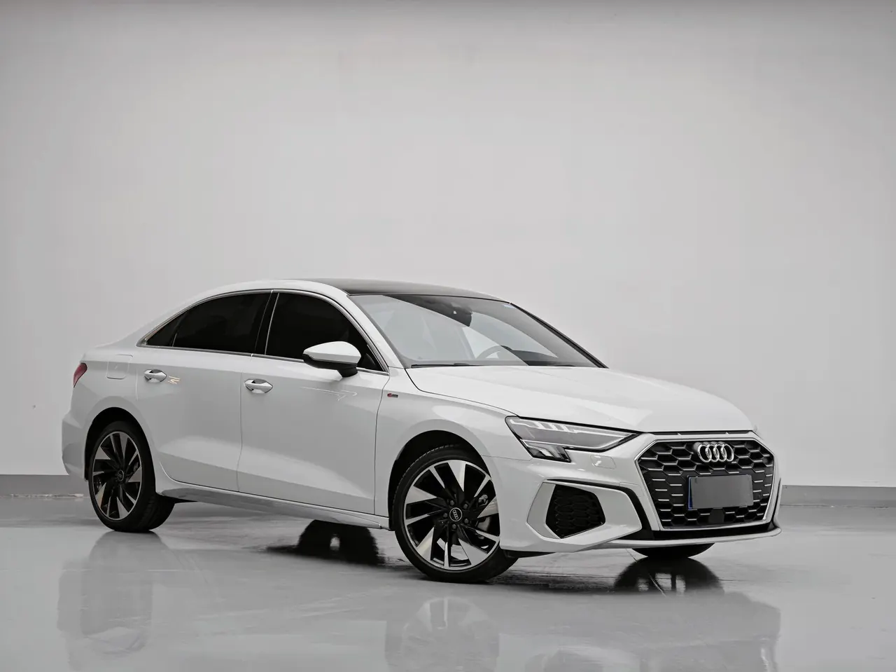 Audi 2023 A3L Limousine 1.4TFSI 35TFSI Fashion Sport Version Automatic Transmission 3