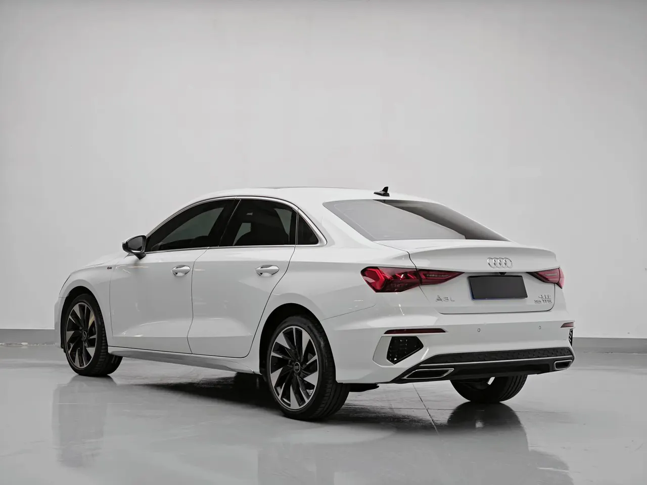 Audi 2023 A3L Limousine 1.4TFSI 35TFSI Fashion Sport Version Automatic Transmission 4