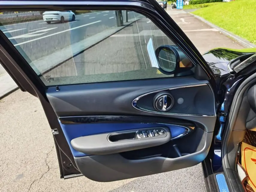 MINI Mini 5-Door (Imported) 2023 Mini One 1.5T Automatic Gear 5