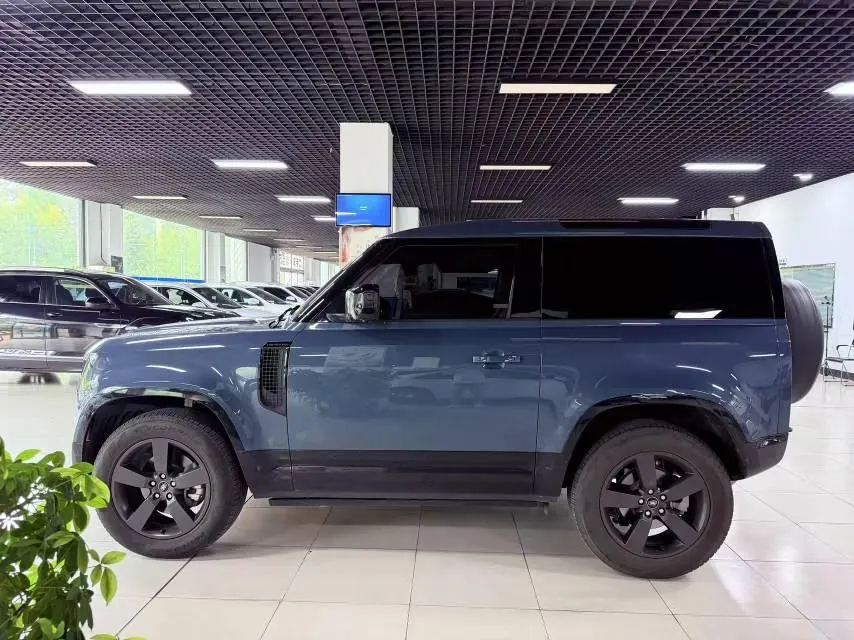 Land Rover Guard (Imported) 2022 Guard 90 2.0T P300 X-DYNAMIC HSE Automatic Gear 4