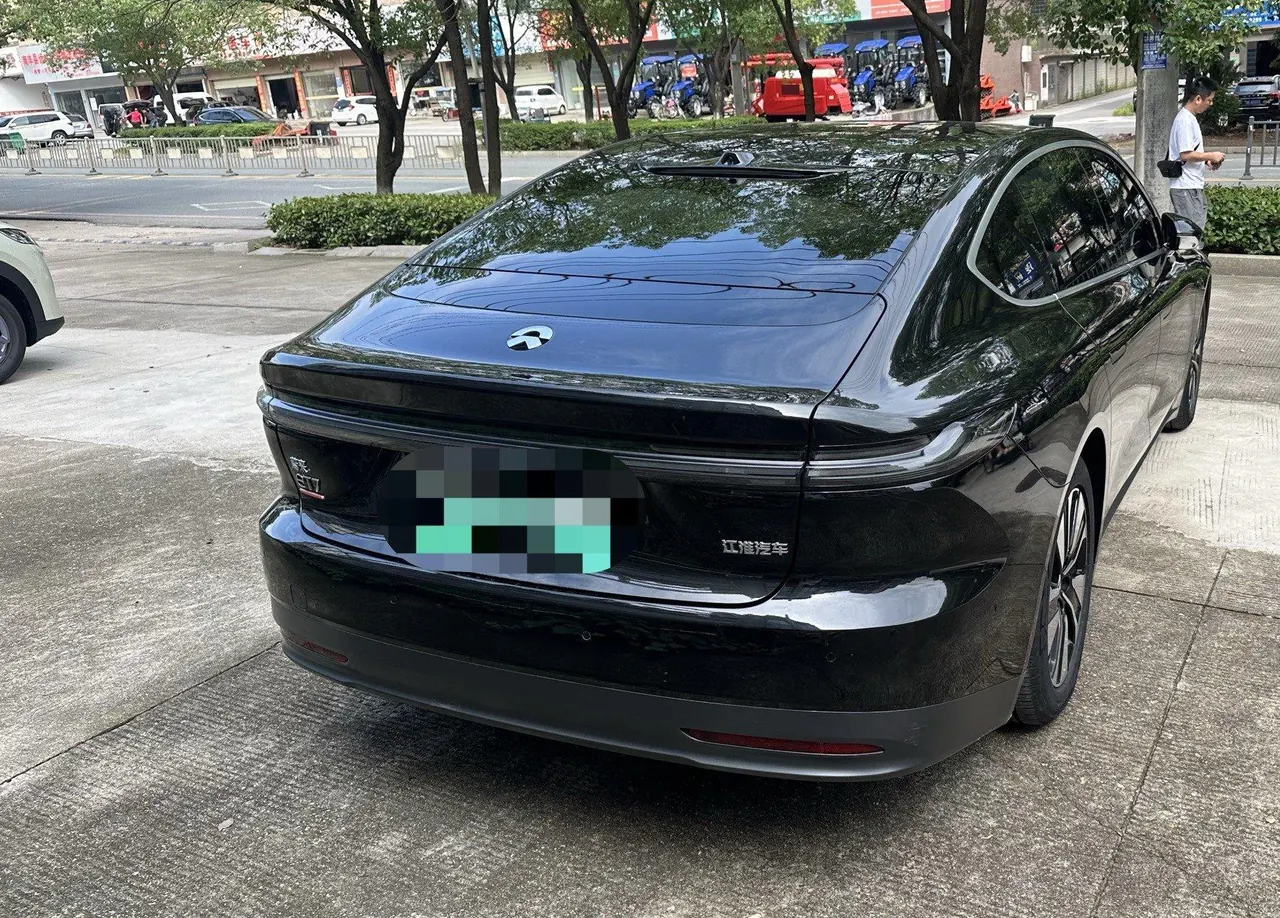 NIO 2022 ET5 75kWh automatic gear 3