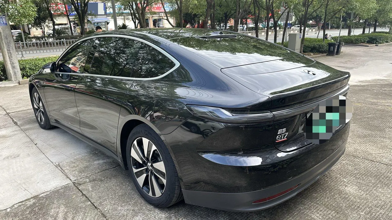 NIO 2022 ET5 75kWh automatic gear 4