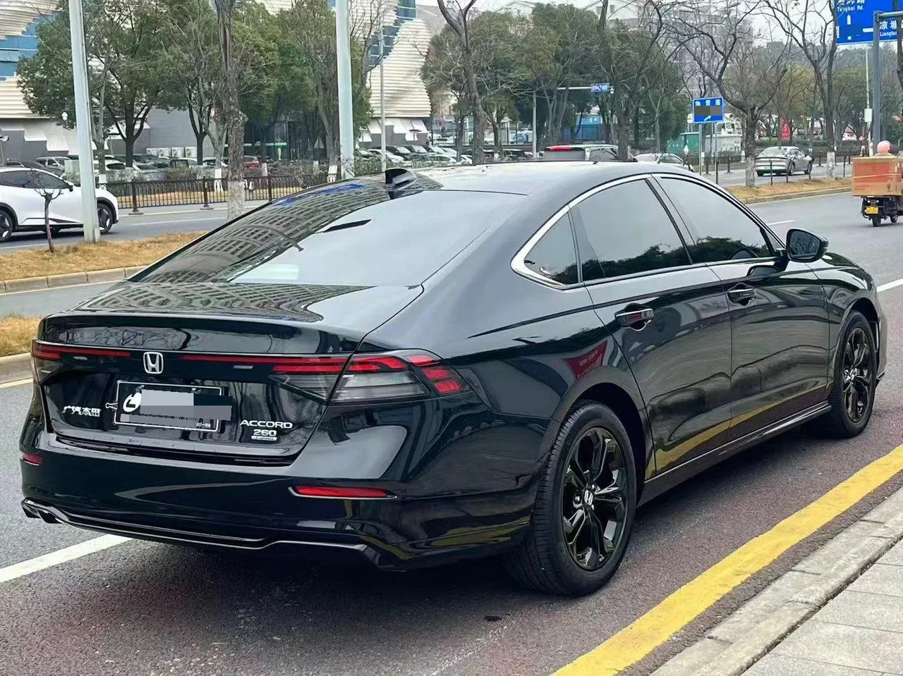Honda 2025 11th Generation Accord 1.5T Stepless 260TURBO Deluxe Automatic Gear 3
