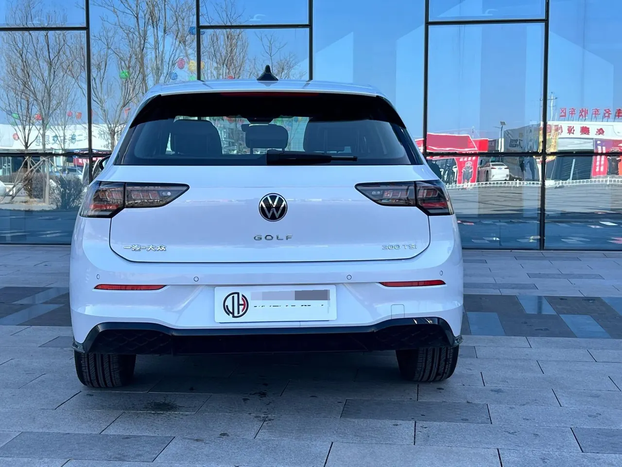 Volkswagen 2025 Golf 8 R-Line 1.5TSI 300TSI Automatic 3