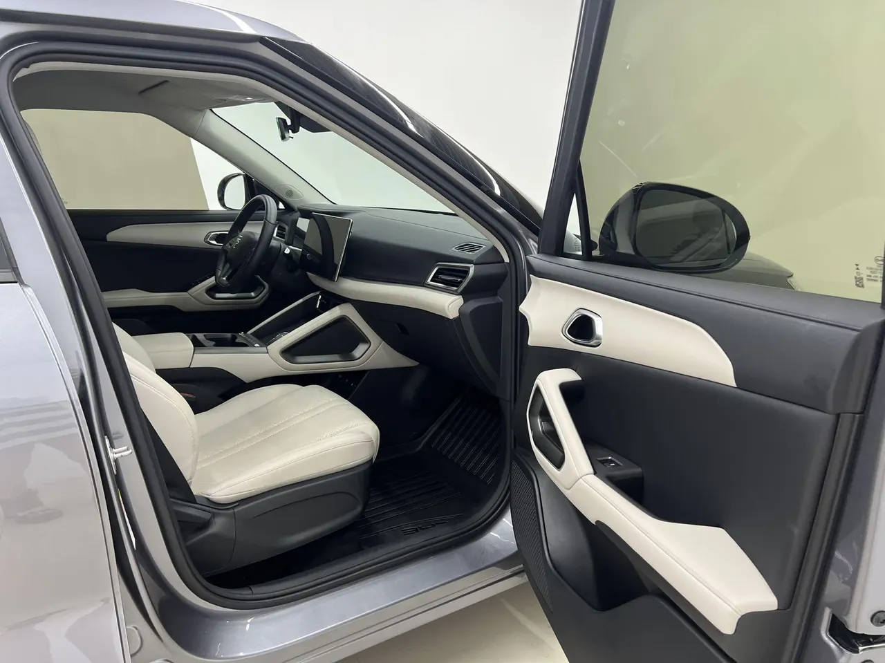 BYD 2025 Yuan UP Smart Driving 401KM Vital Automatic Gear 13