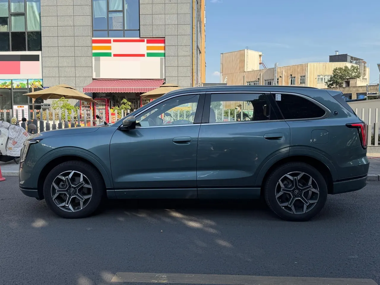 Jetour 2025 Shanhai L7 PLUS 1.5T 220km Flagship 7-seat Automatic Gear 7