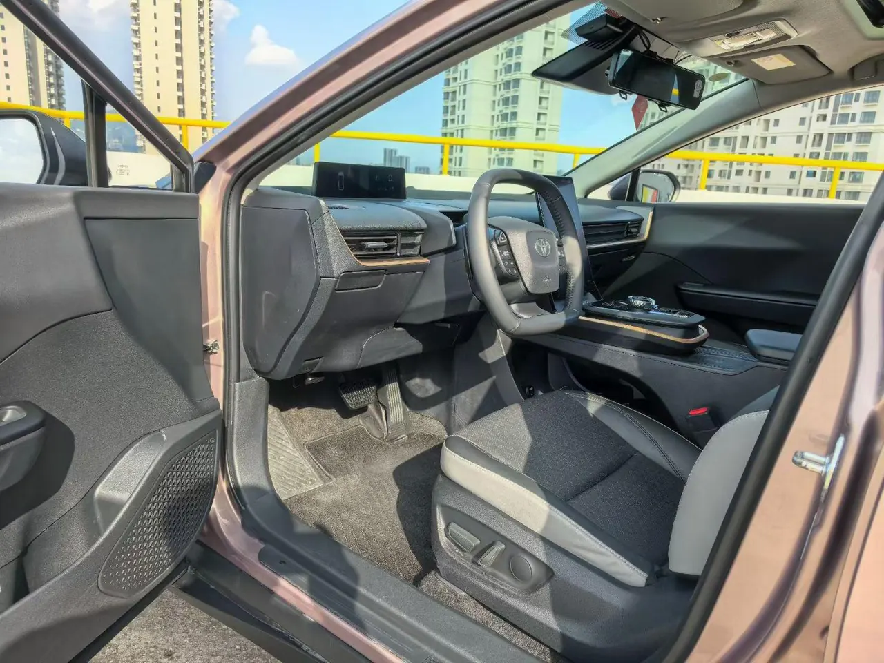 Toyota 2023 bZ 3 616km long endurance Premium automatic gear 4