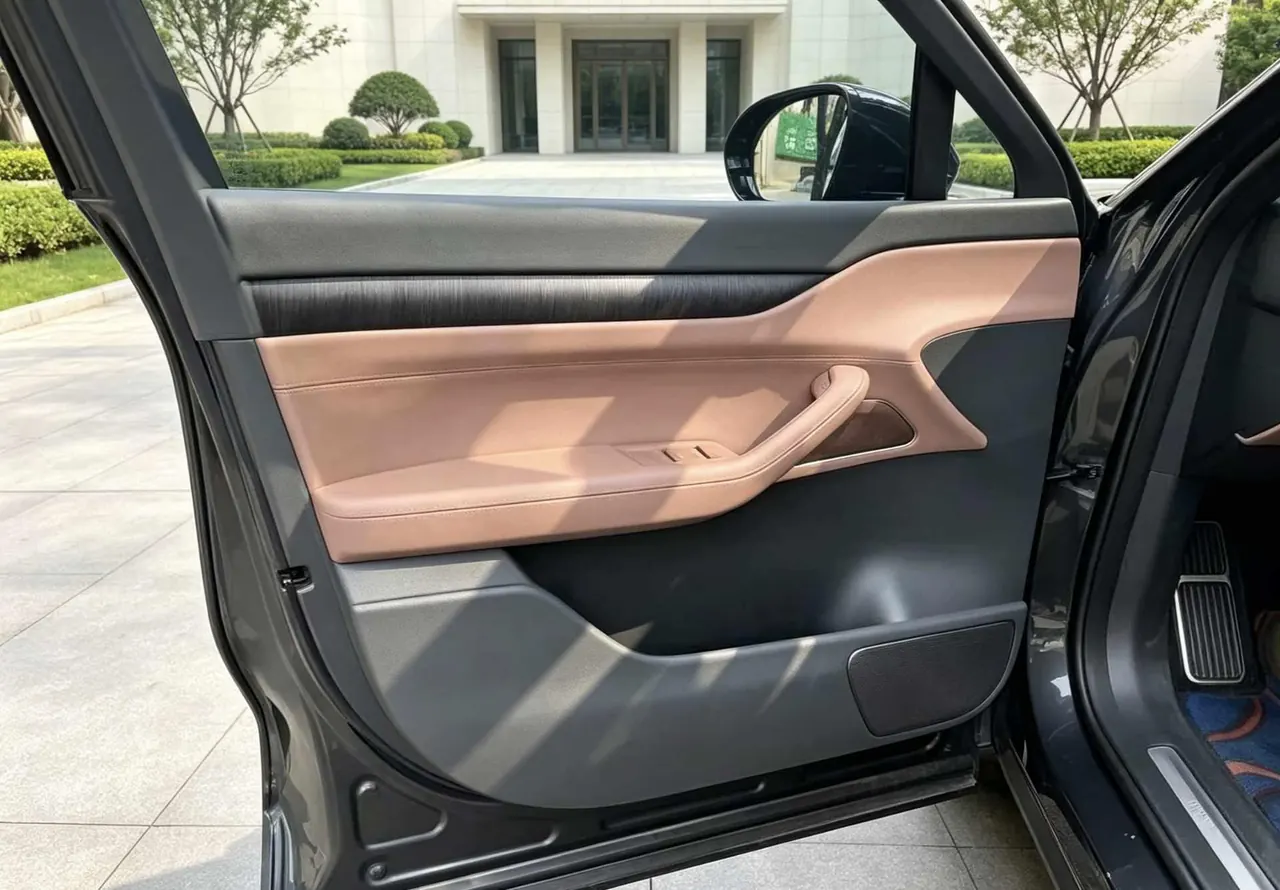 NIO 2023 ES8 75kWh Executive Edition Automatic Gear 2