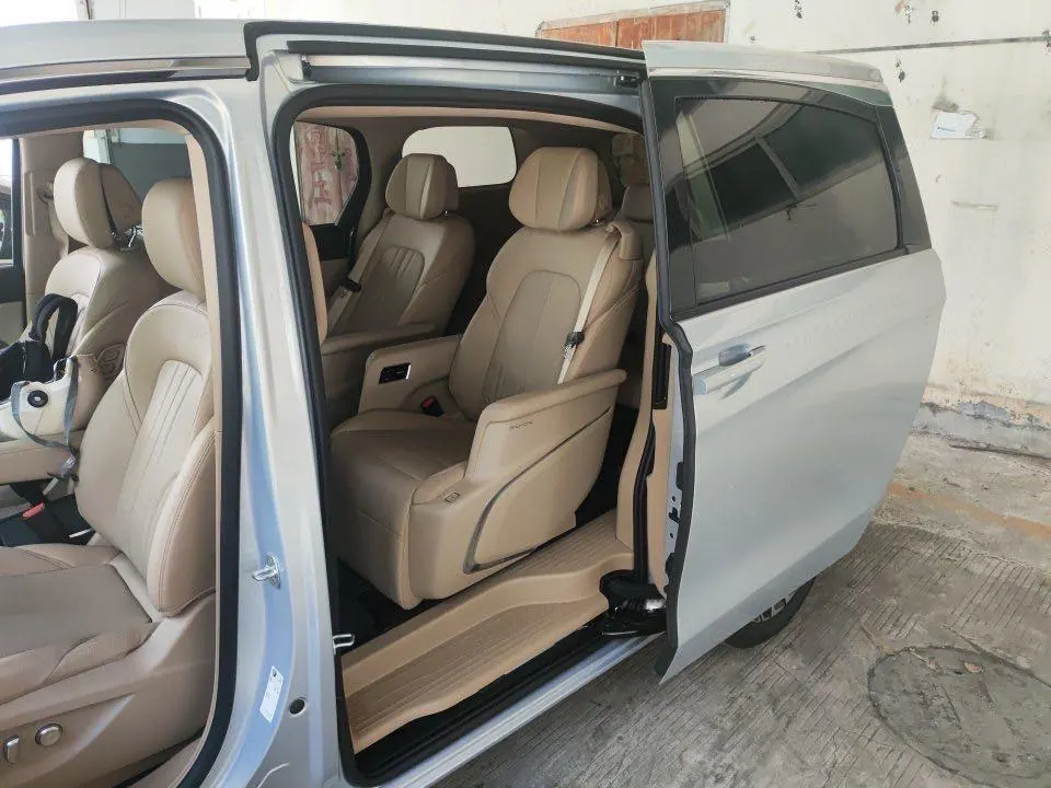 Buick 2025 GL8 Lu Shang 1.5T Premium Edition 7-seat Automatic Gear 3