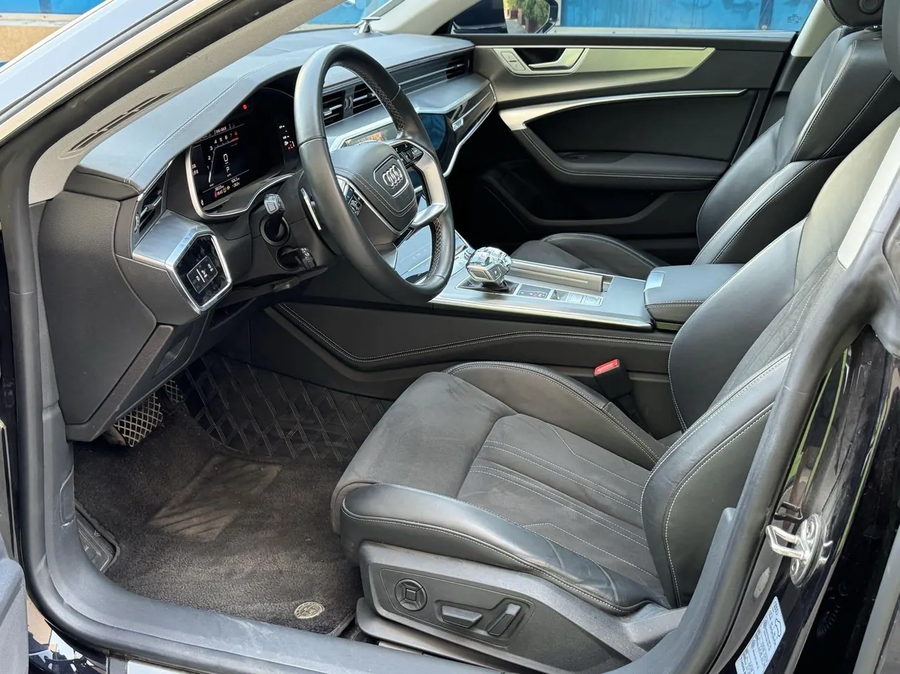 Audi 2024 A7L 2.0TFSI 45TFSI Luxury Automatic 3