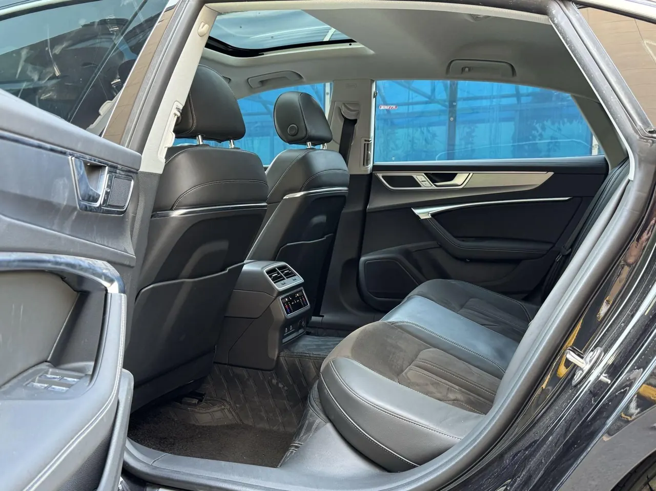 Audi 2024 A7L 2.0TFSI 45TFSI Luxury Automatic 4