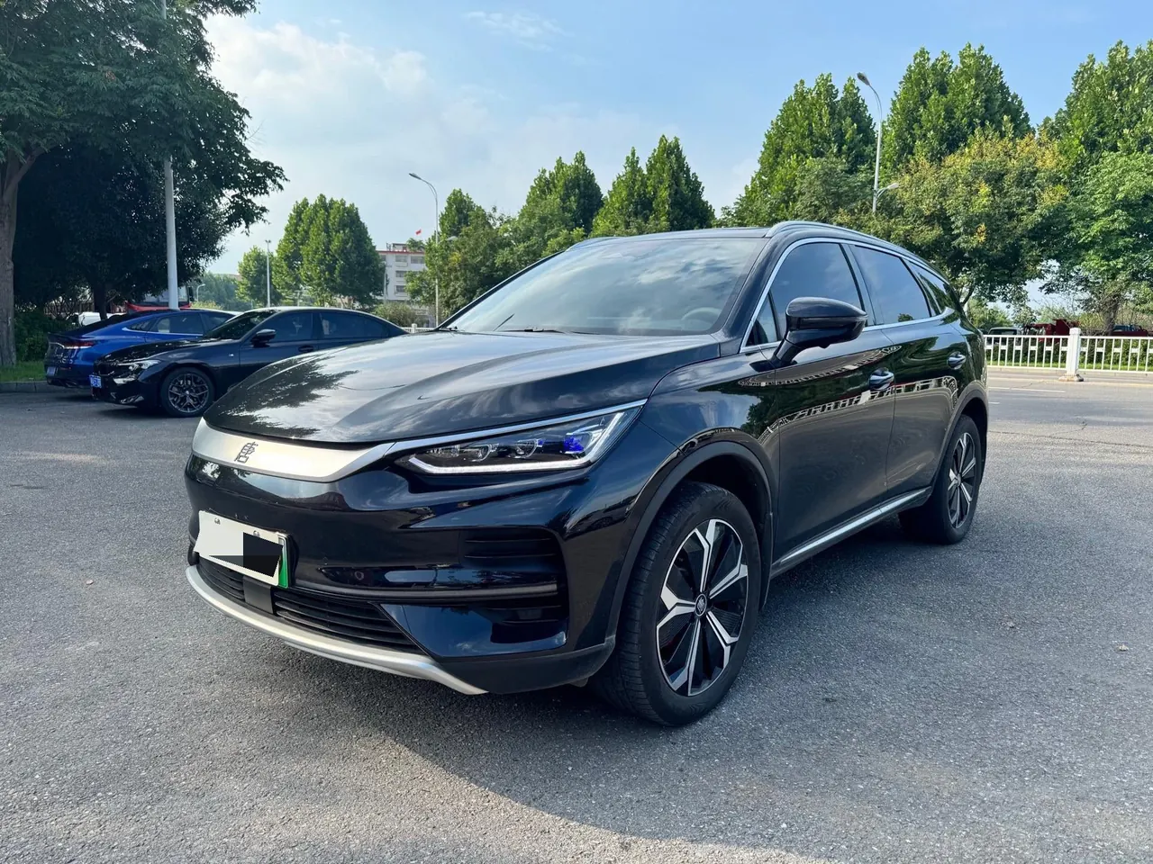 Открыть галерею: BYD Tang New Energy 2024 Tang EV Champion Edition 600KM Exclusive Automatic Gear