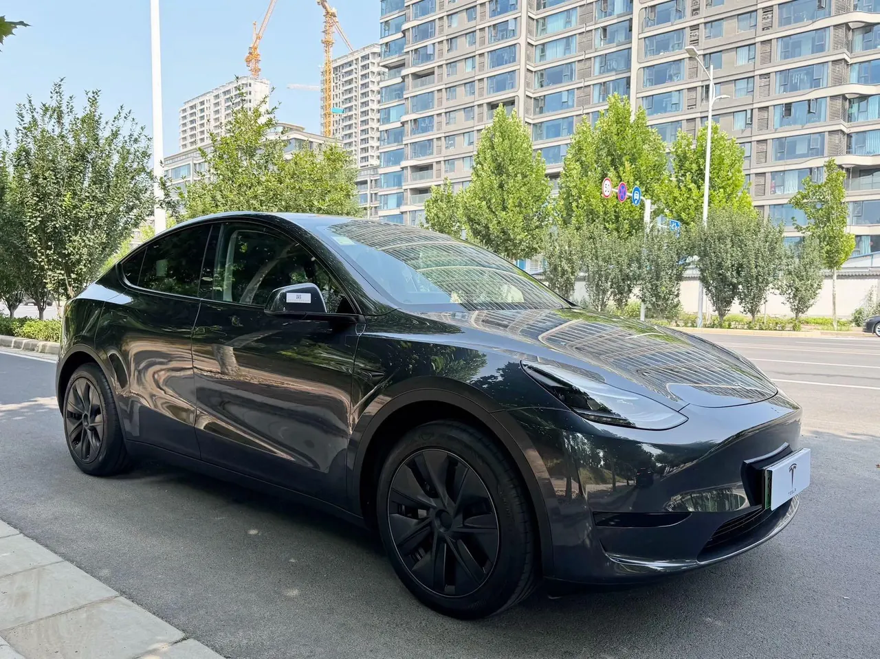 Tesla 2024 Model Y rear-wheel drive version automatic transmission 2