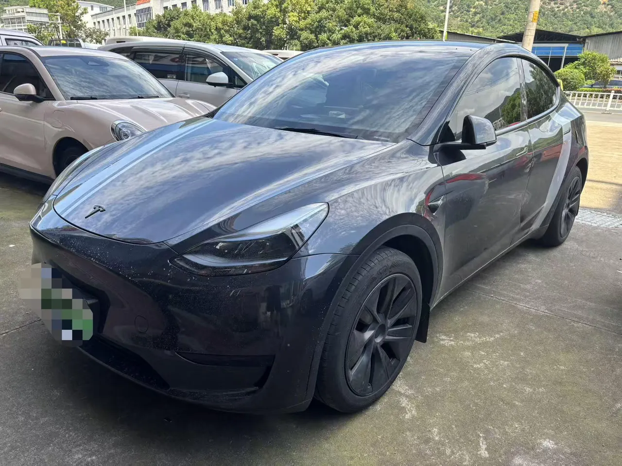 Tesla 2024 Model Y rear-wheel drive version automatic transmission - View 1