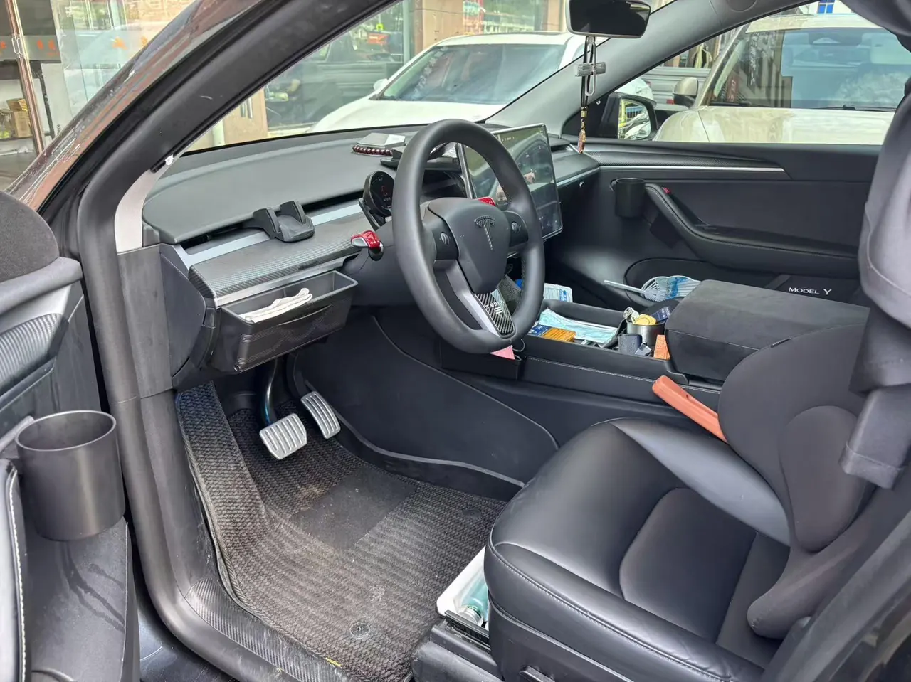 Tesla 2024 Model Y rear-wheel drive version automatic transmission 2