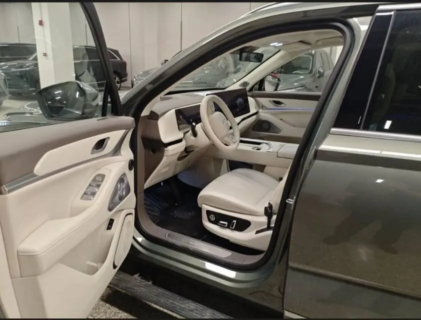 WEY 2025 Blue Mountain DHT 1.5T Four-wheel Drive Smart Driving Max Automatic Gear 3