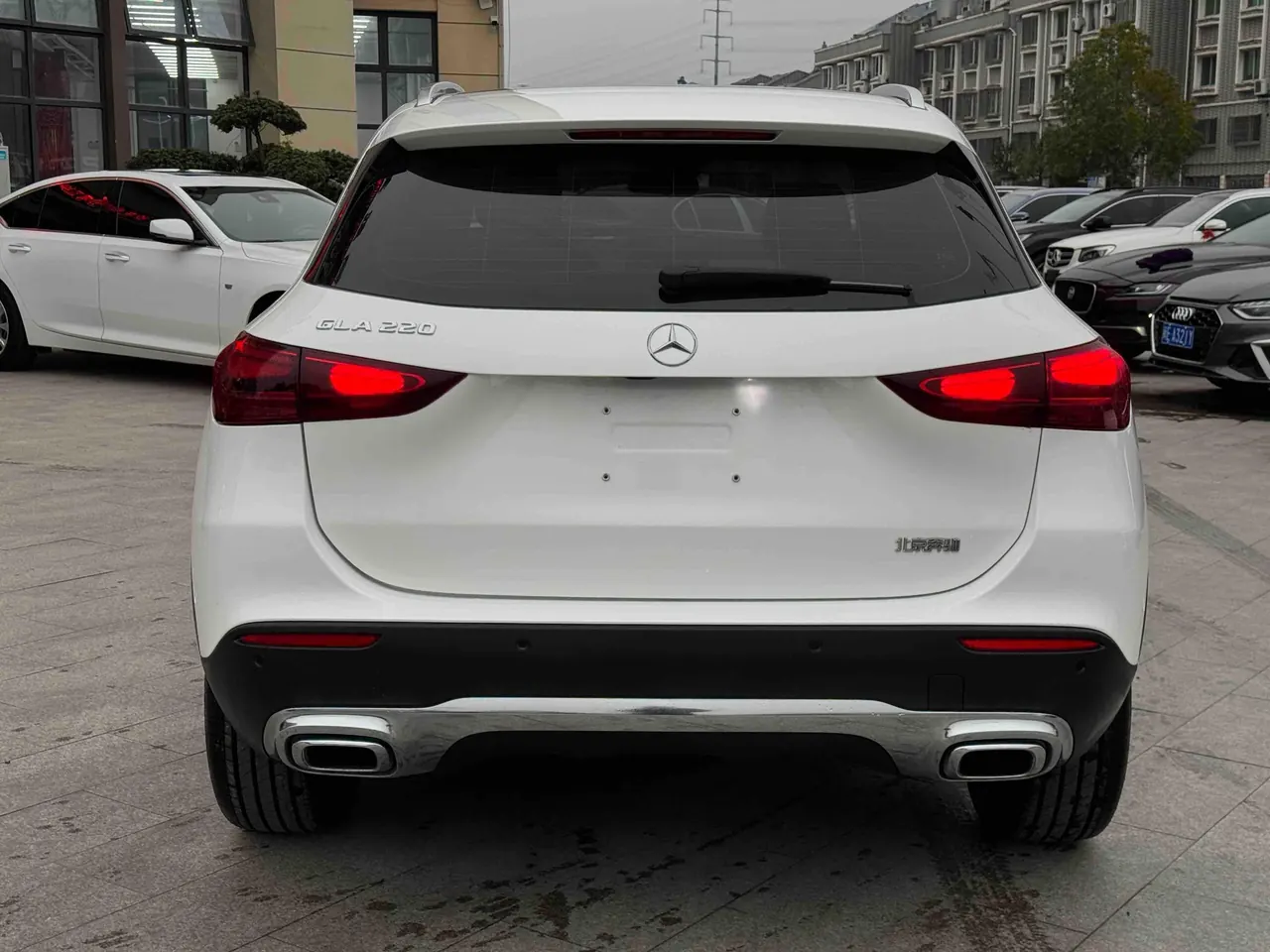 Mercedes Benz 2025 GLA 220 2.0T automatic gear 5