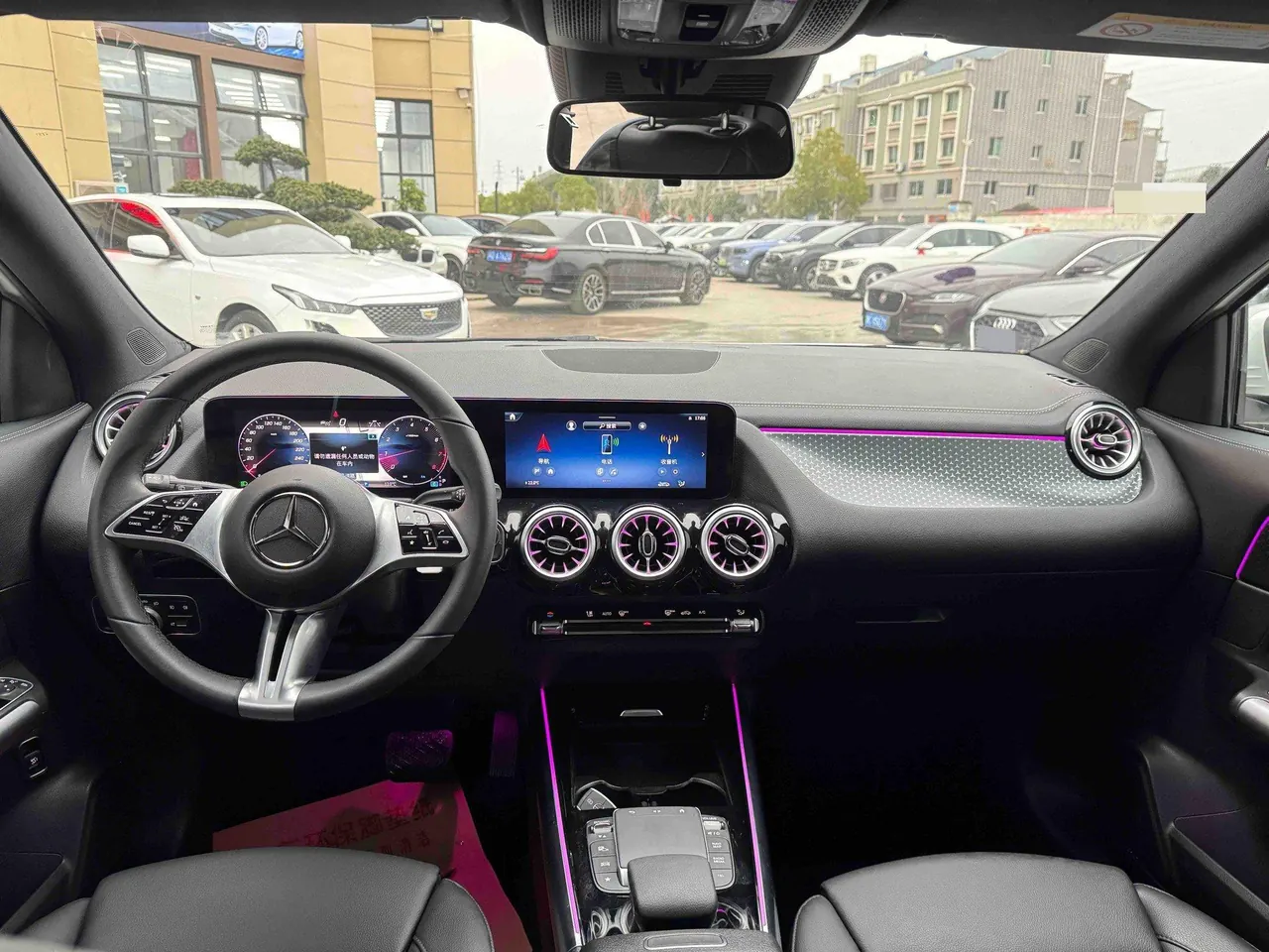 Mercedes Benz 2025 GLA 220 2.0T automatic gear 8