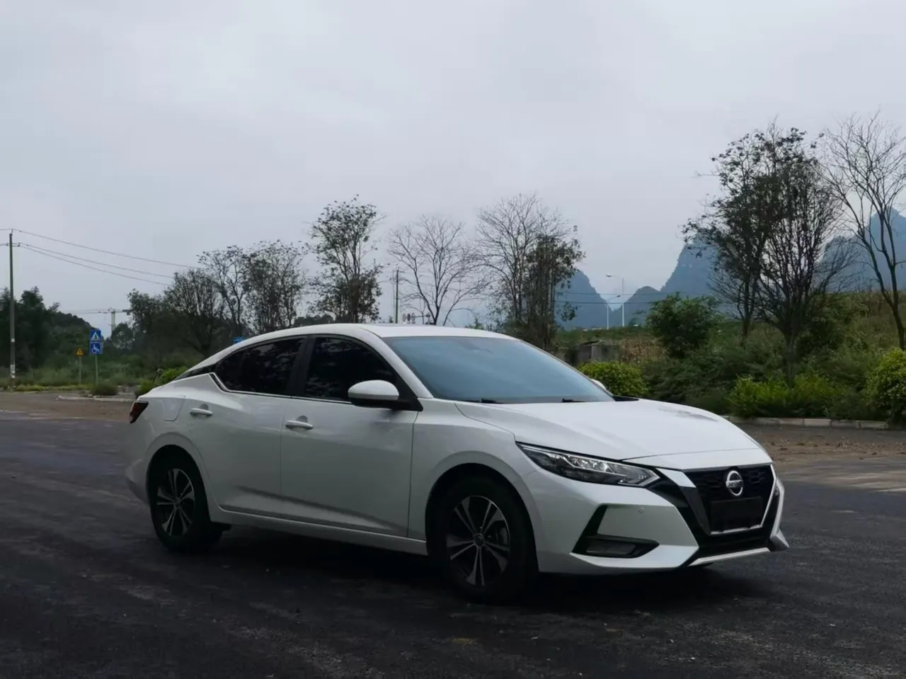 Nissan 2022 Sylphy 1.6 Stepless XL Pleasant Edition Automatic Gear 3