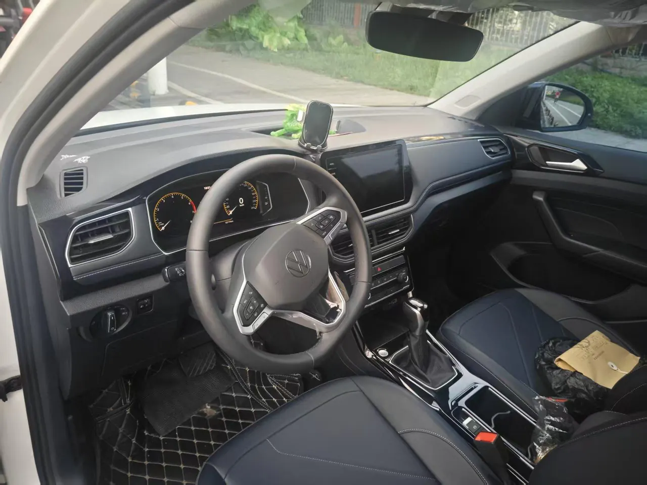 Volkswagen 2025 Tuyue Xinrui 1.5TSI 300TSI Sharp Enjoy Edition Automatic Gear 2