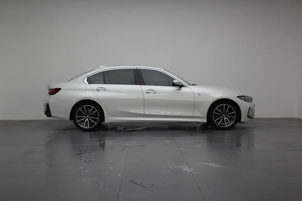 BMW 3 Series 2023 320Li 2.0T M Sports Suit Automatic Gear 12