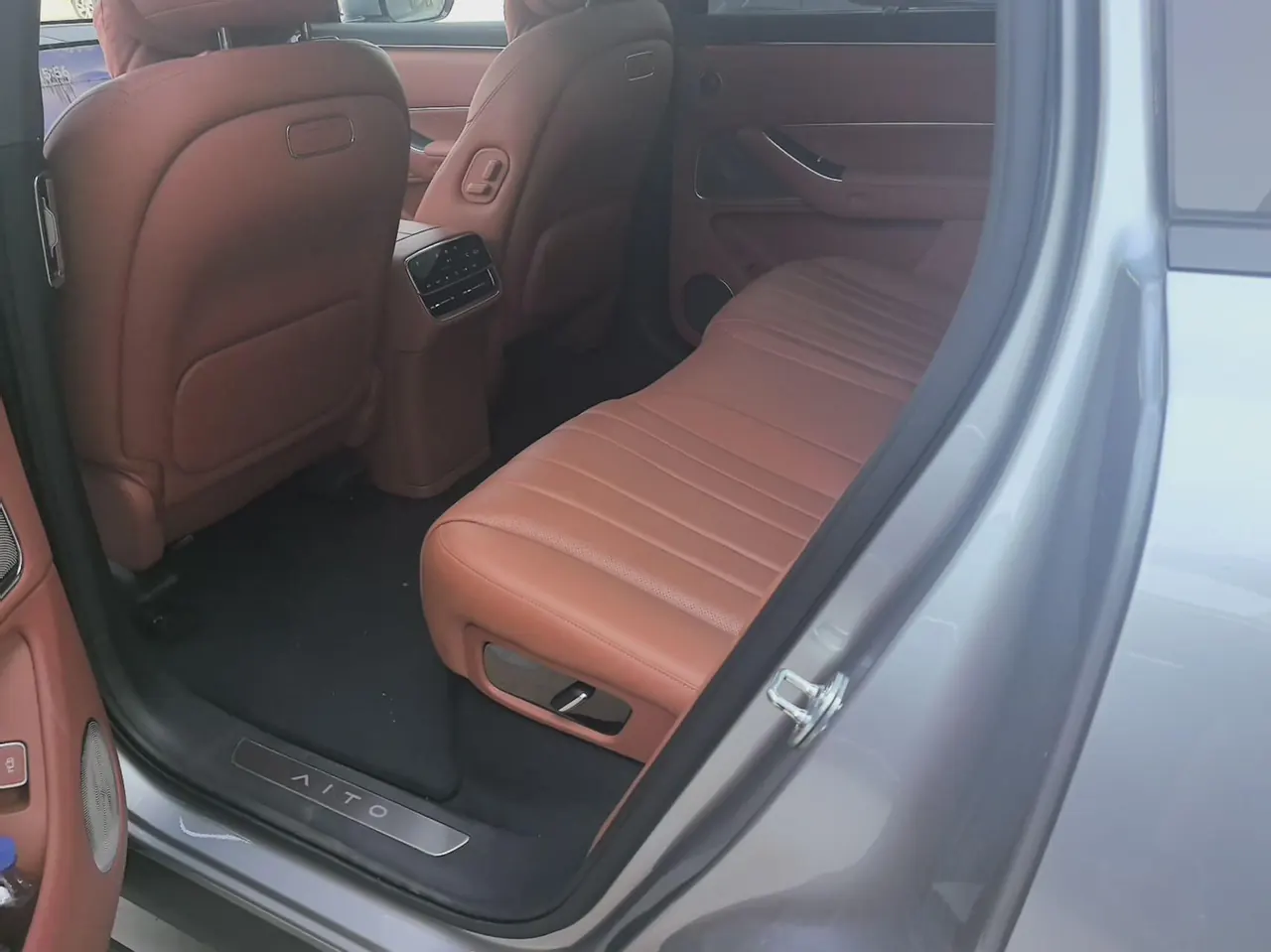 AITO 2025 AITO M8 Ultra 53.4kWh 5-seat automatic gear 7