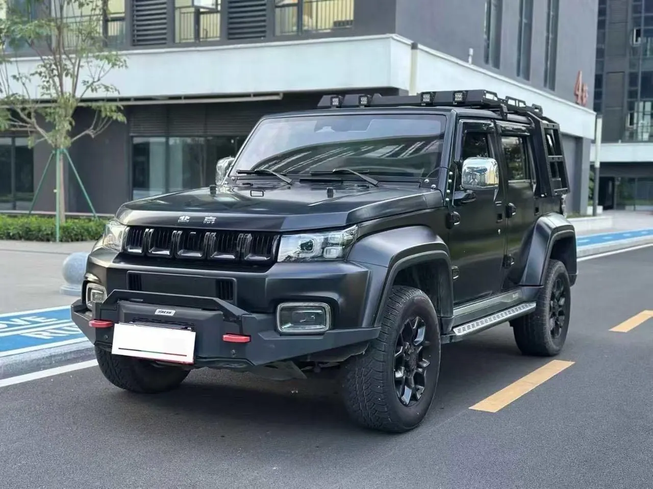 Открыть галерею: Beijing 2021 BJ40 2.0T four-wheel drive blade hero version pioneer automatic gear