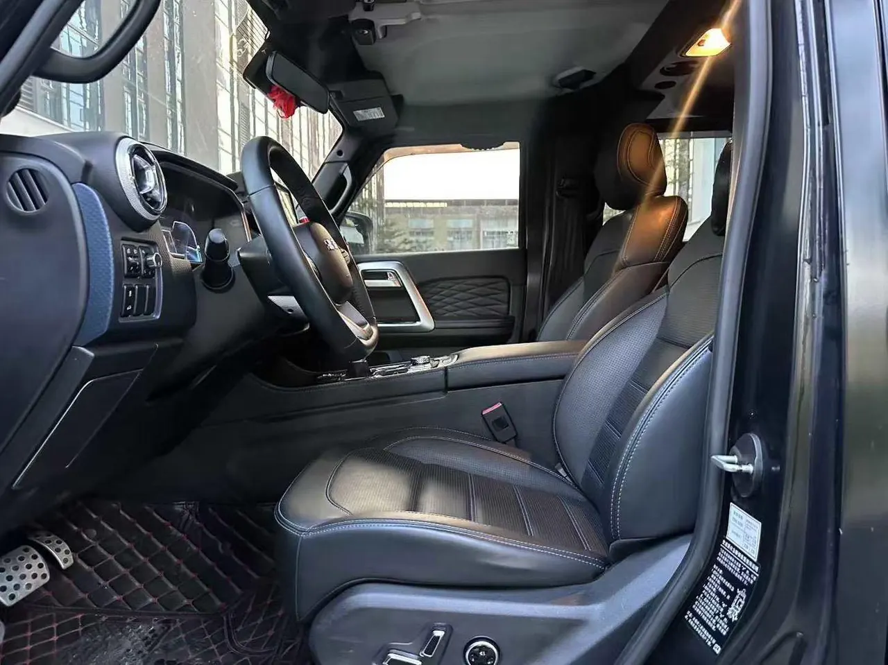 Beijing 2021 BJ40 2.0T four-wheel drive blade hero version pioneer automatic gear 6